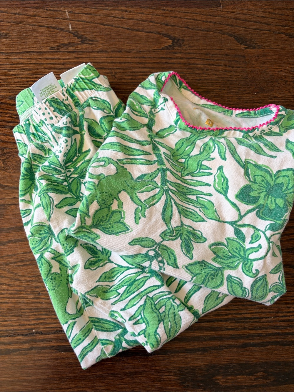 Lilly Pulitzer White Pajama Set with Green Leaf Print and Pink Trim